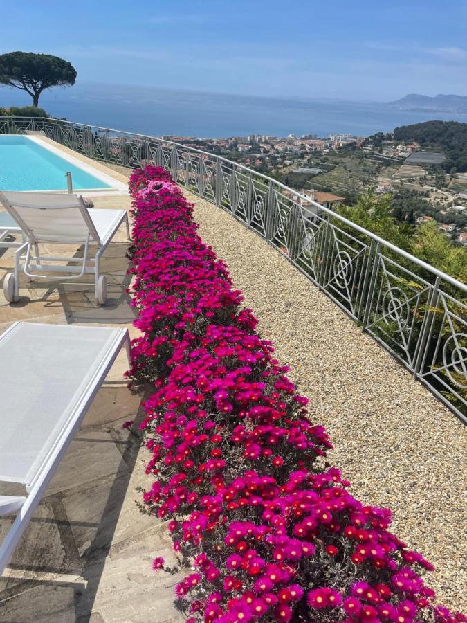 Villa Gaia - Luxury Villa, Pool & Wellness Rooms Bordighera Exteriér fotografie