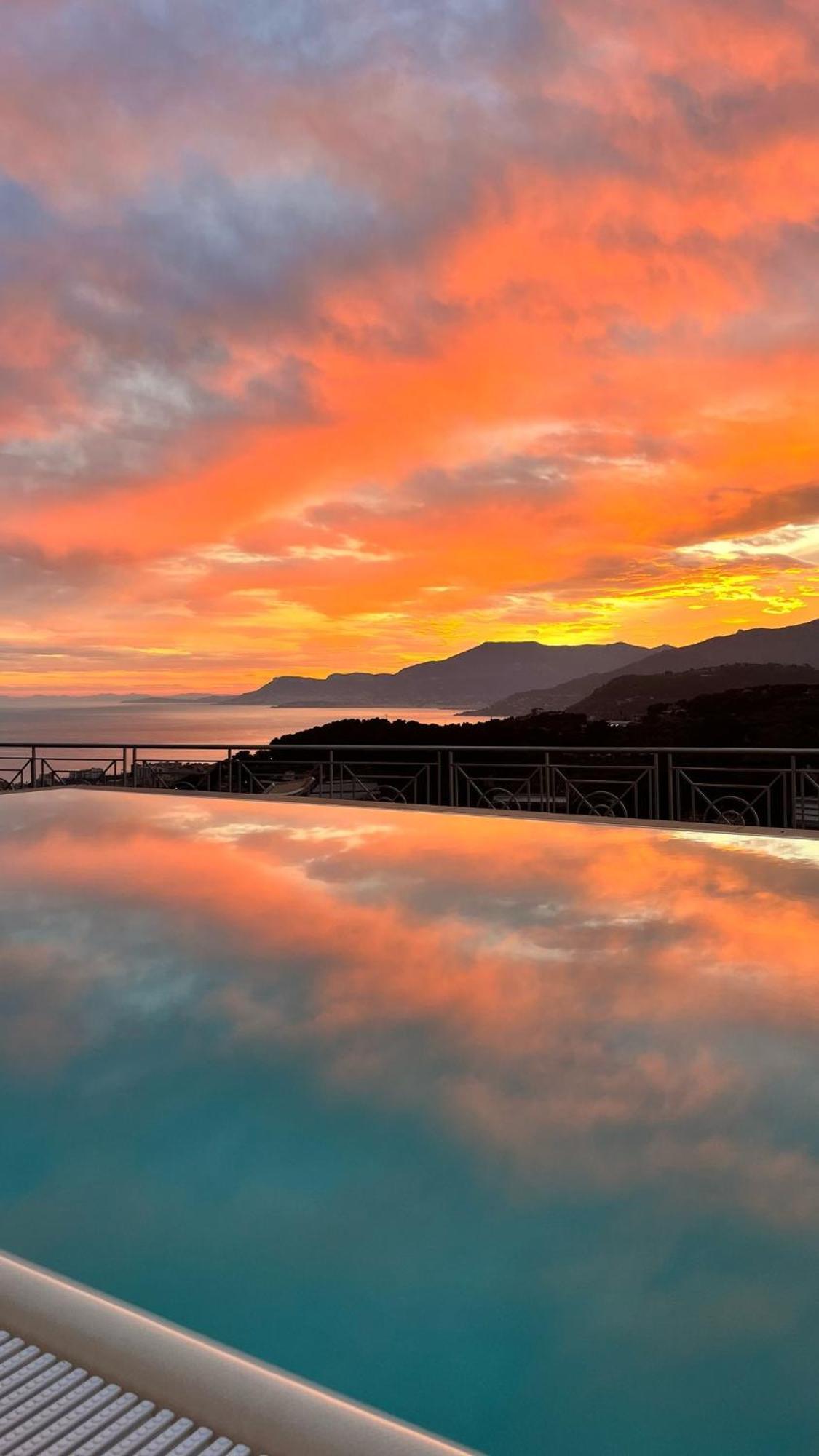 Villa Gaia - Luxury Villa, Pool & Wellness Rooms Bordighera Exteriér fotografie